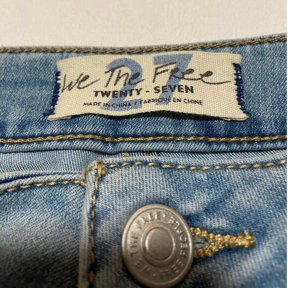 Free People Just Float On Flare
Light wash size 27 - Picture 5 of 10